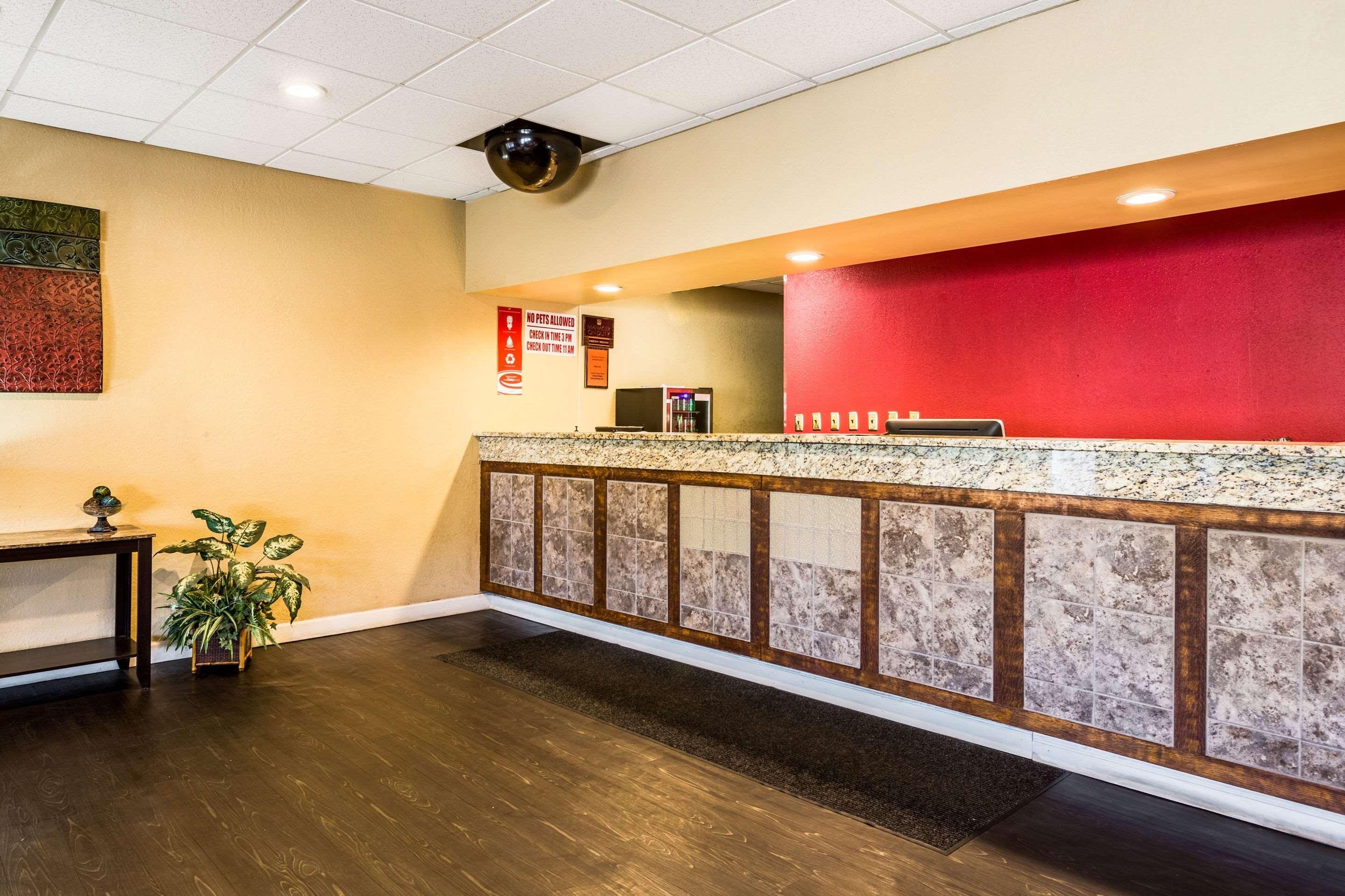 Econo Lodge - Oxmoor Бирмингам Екстериор снимка