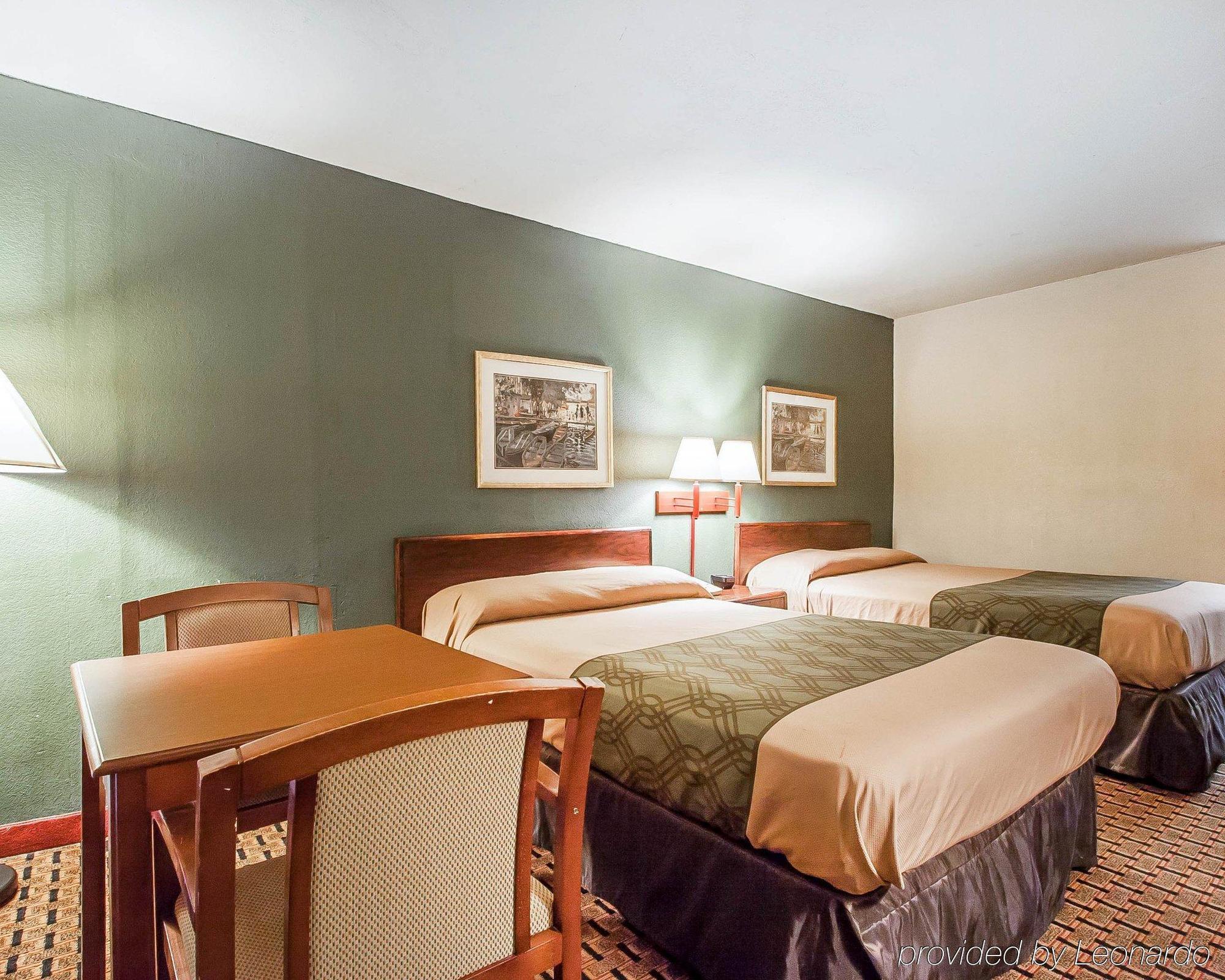 Econo Lodge - Oxmoor Бирмингам Екстериор снимка
