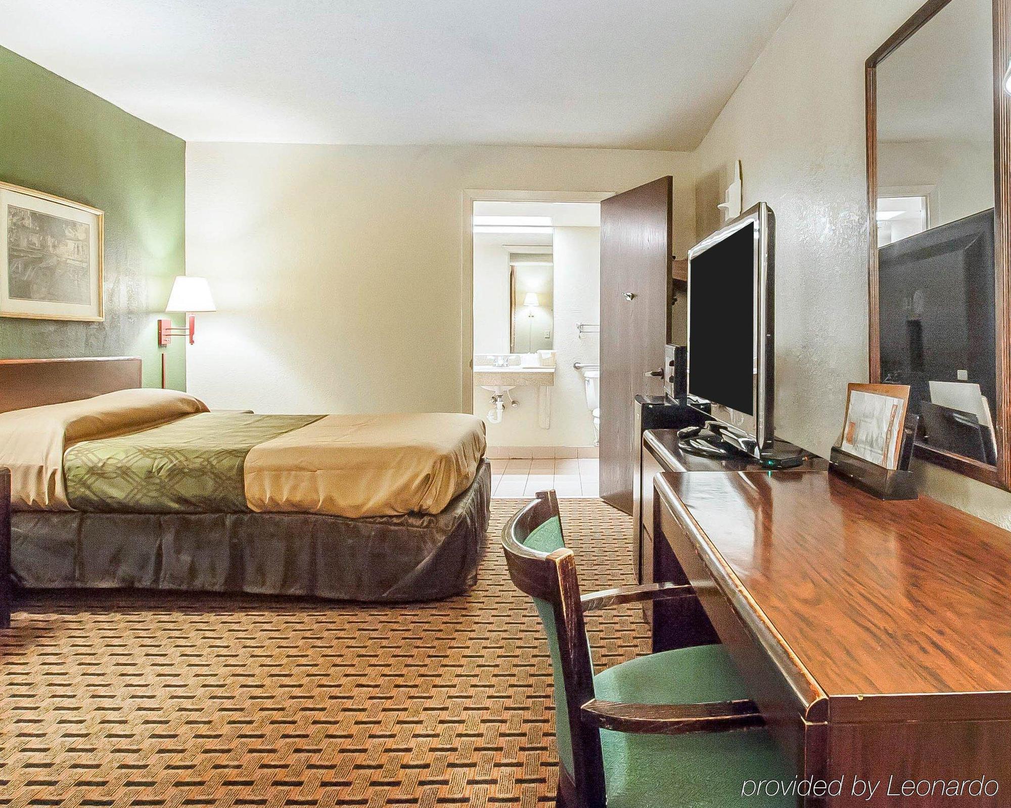 Econo Lodge - Oxmoor Бирмингам Екстериор снимка