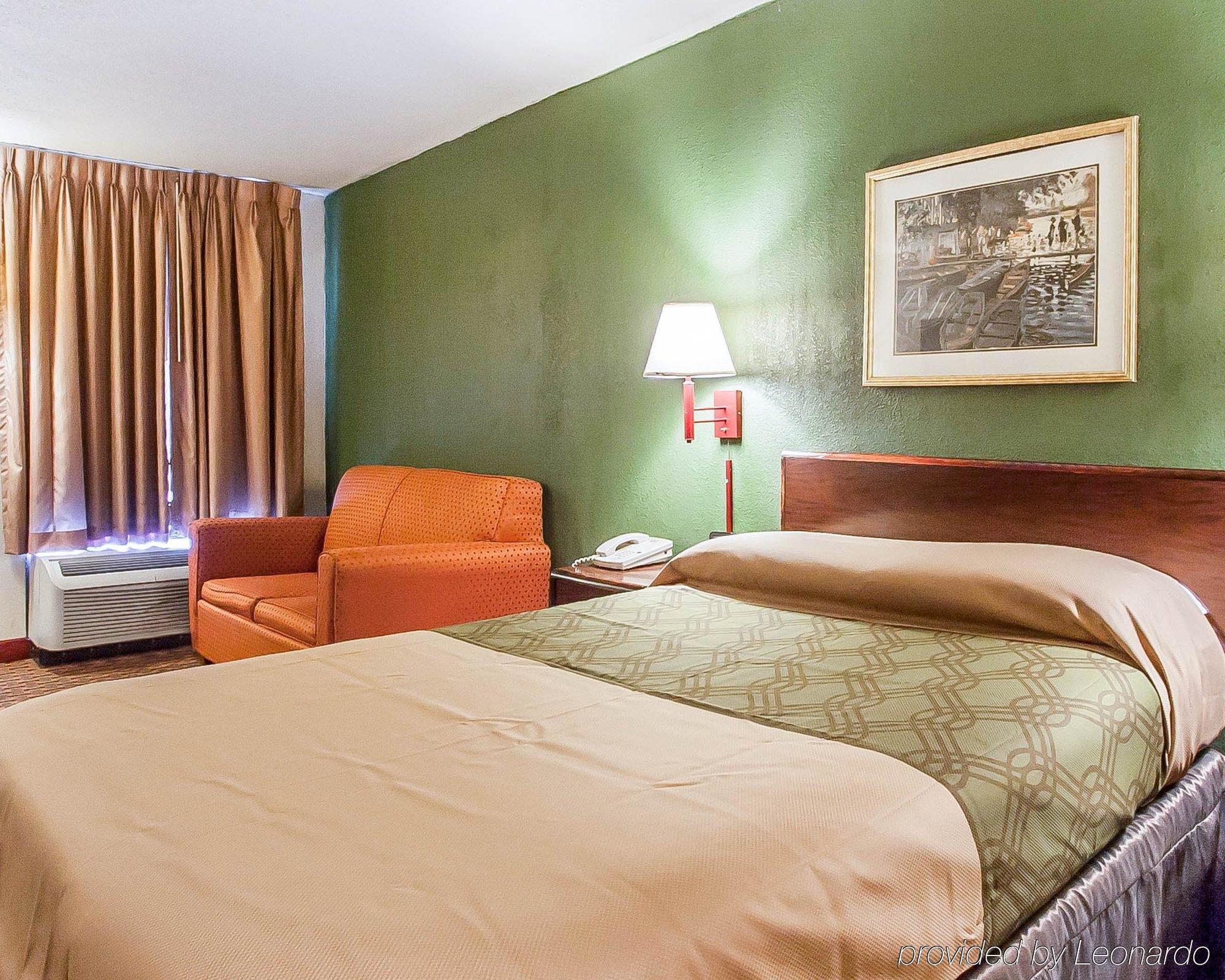 Econo Lodge - Oxmoor Бирмингам Екстериор снимка