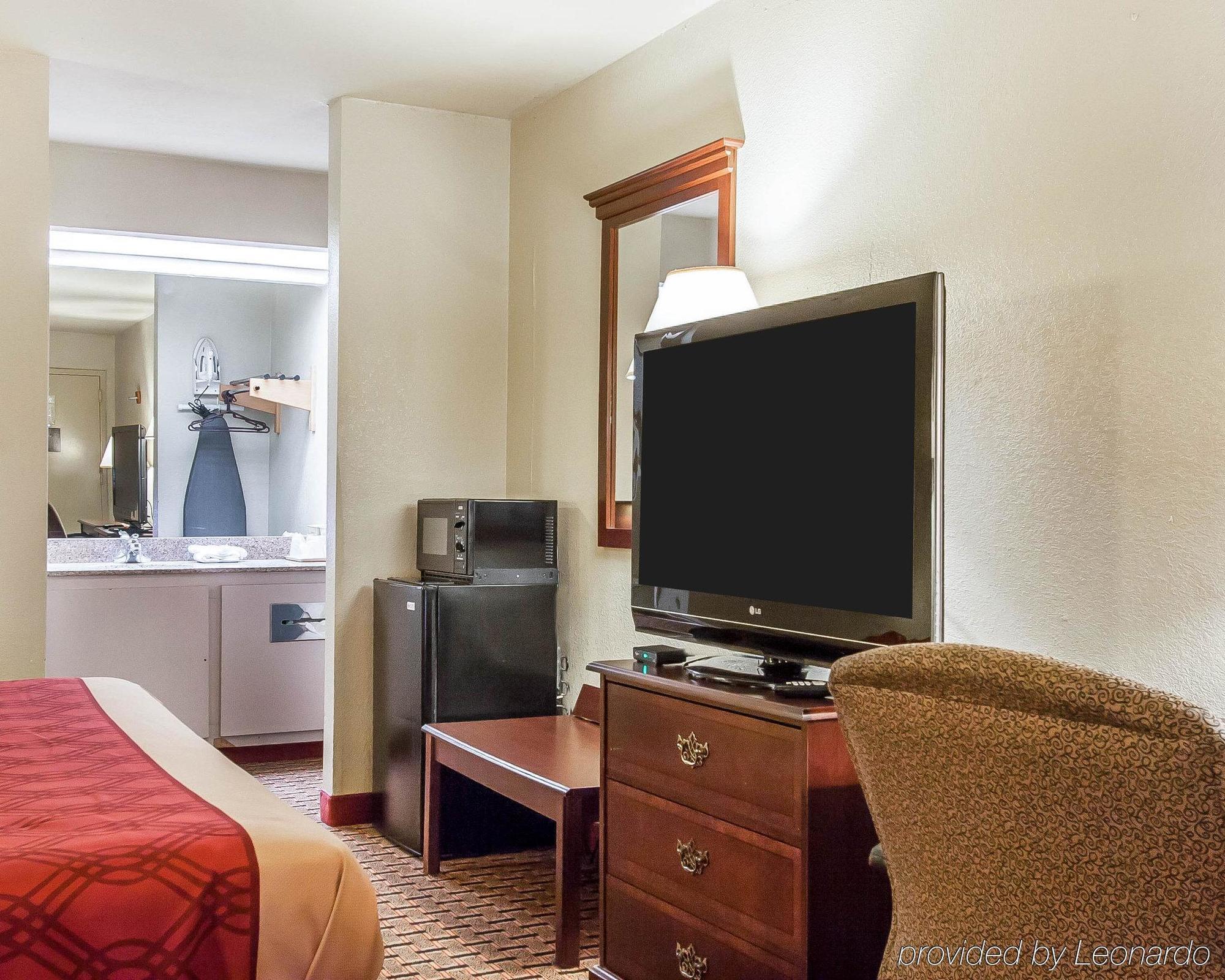 Econo Lodge - Oxmoor Бирмингам Екстериор снимка